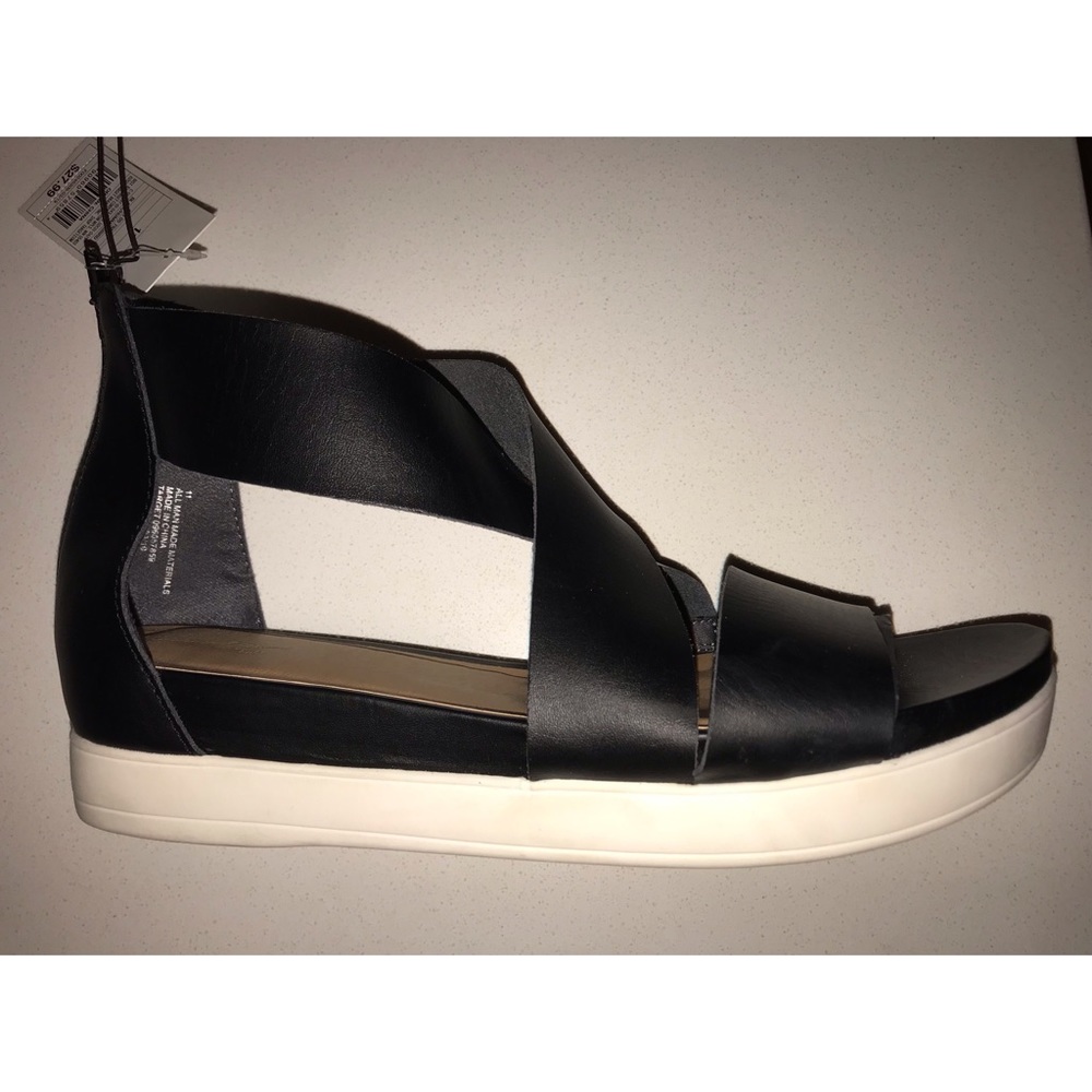 Black Hummingbird Sandal
